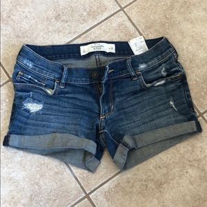 Abercrombie & Fitch low rise shorts.